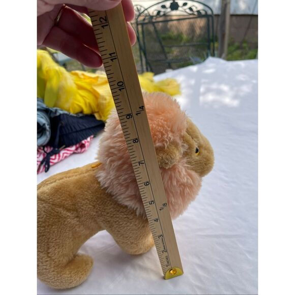 Vintage B.J. Toy Co. plush lion - Picture 9 of 9